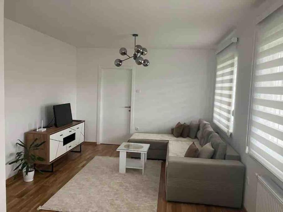 Apartman Vrbas 1 + Podzemna Garaza Banja Luka Exteriér fotografie
